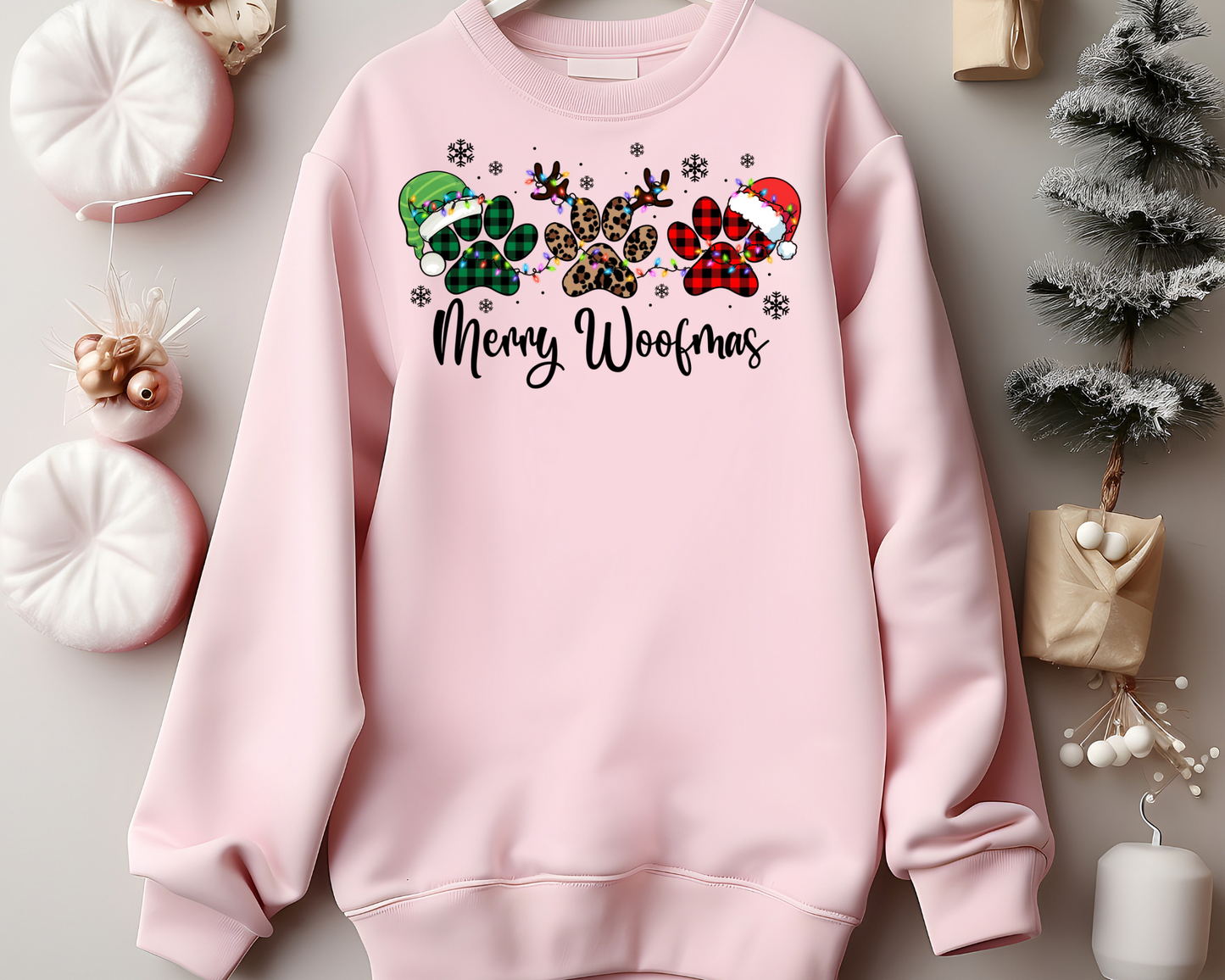 Dog mama, merry woof mas Sweatshirt – Christmas Vibes Gift