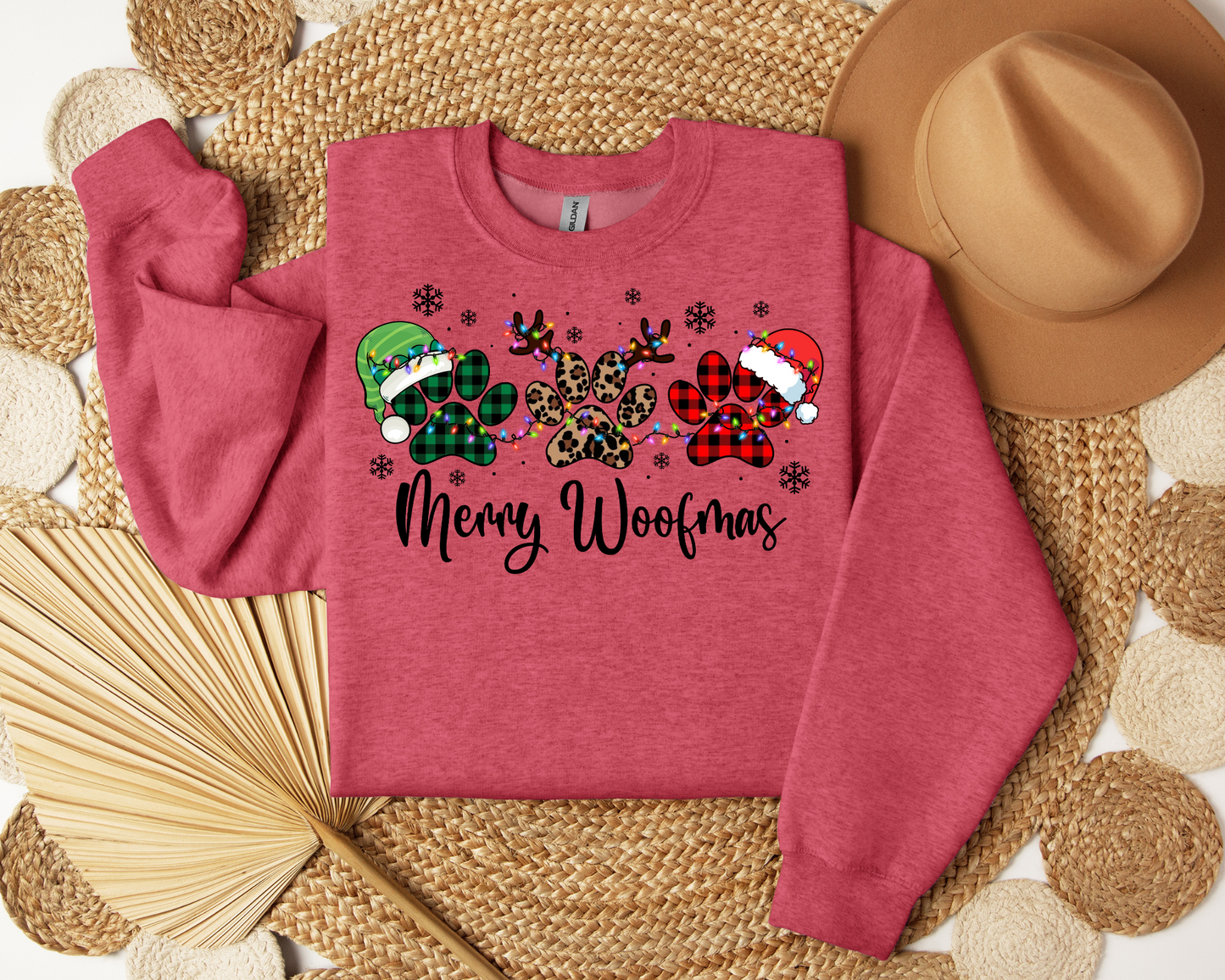 Dog mama, merry woof mas Sweatshirt – Christmas Vibes Gift